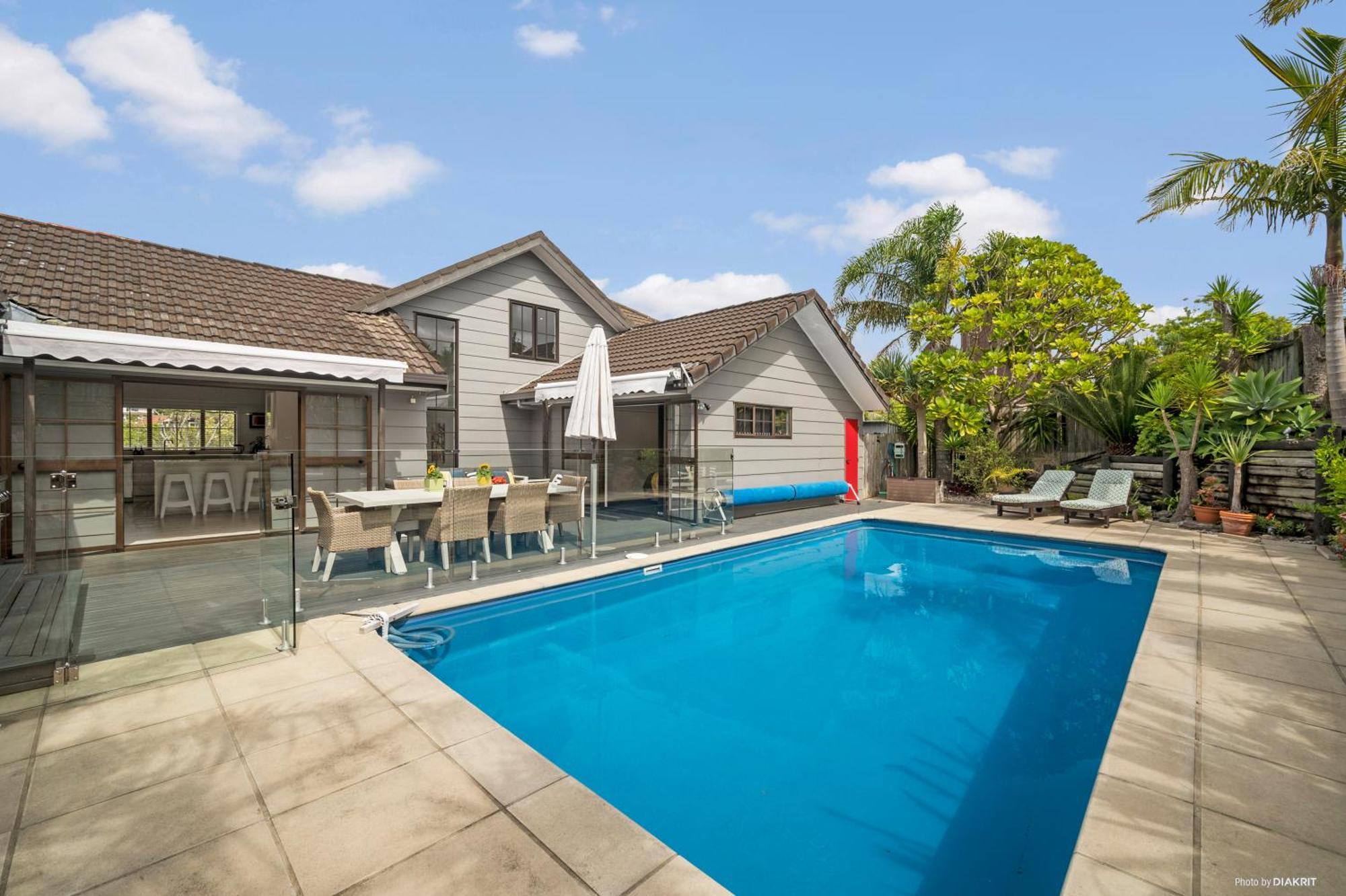 Villa With Pool In Browns Bay Auckland Eksteriør billede